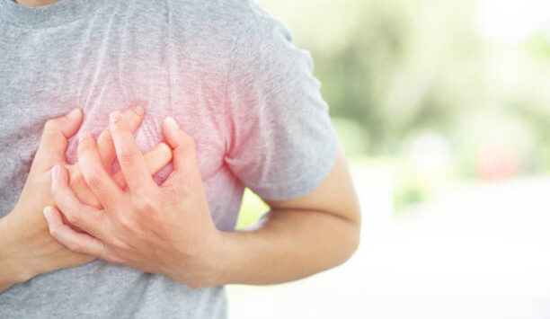 Left Chest Pain: When to Seek Emergency Help